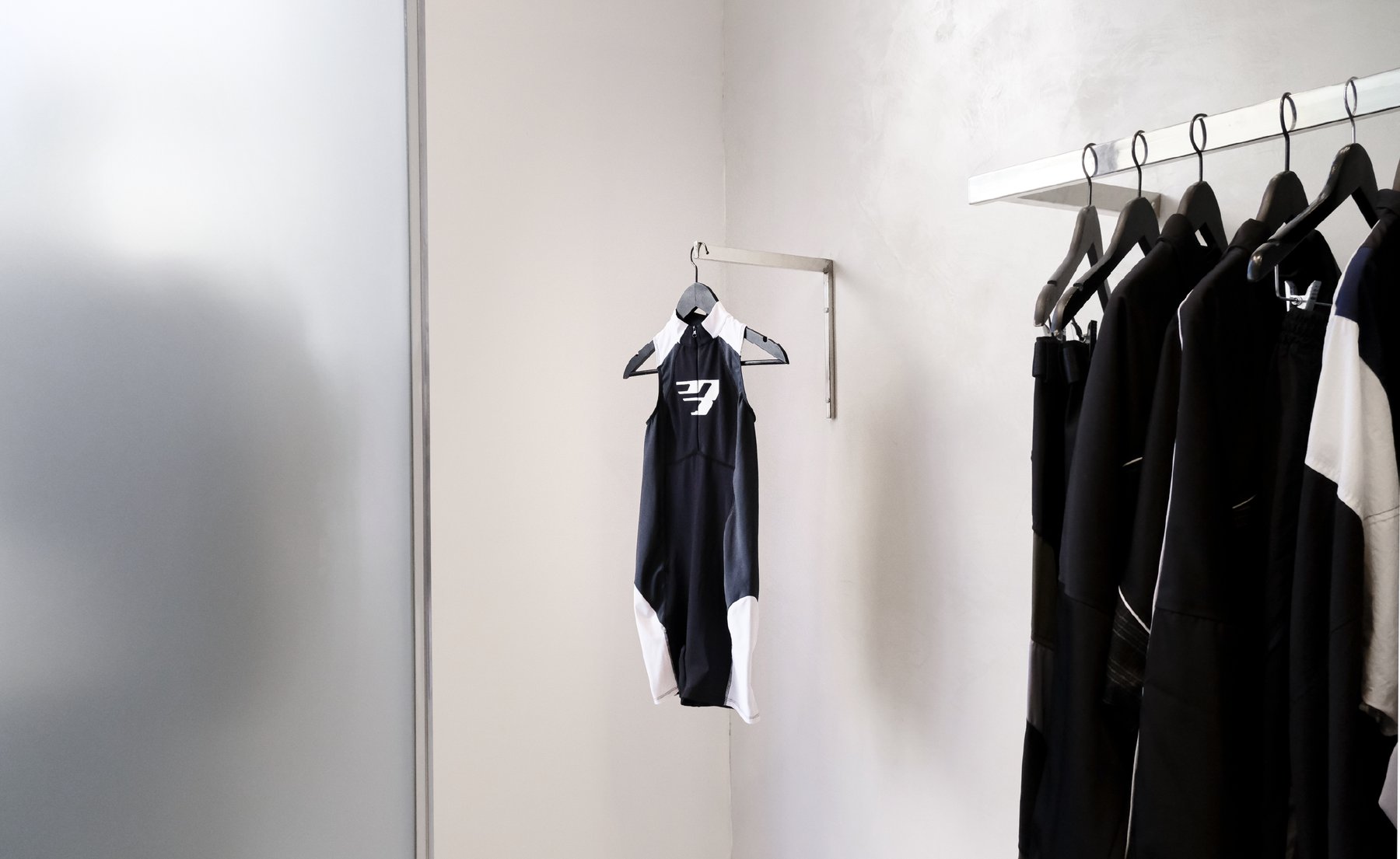 Top White Retail
