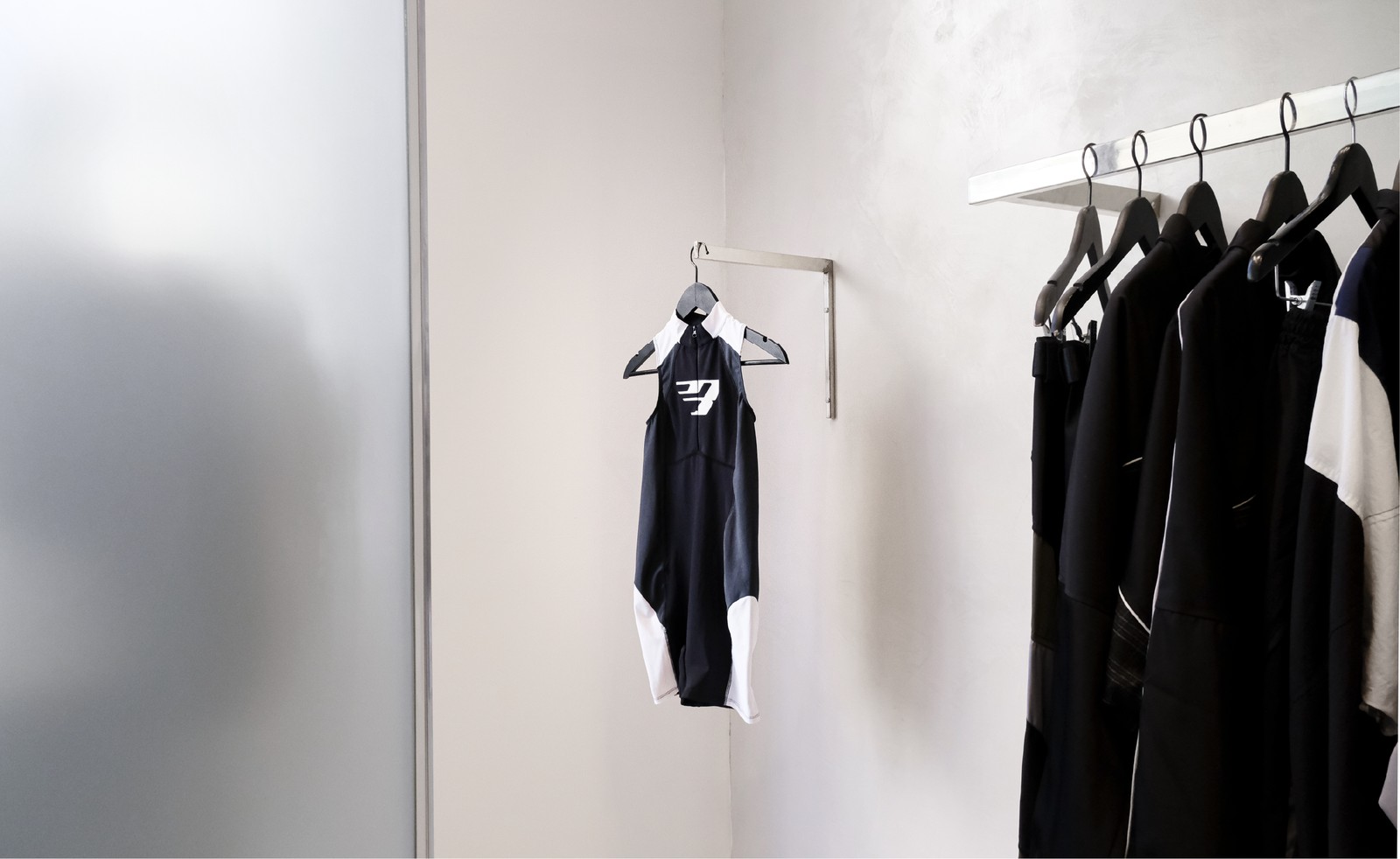 Top White Retail